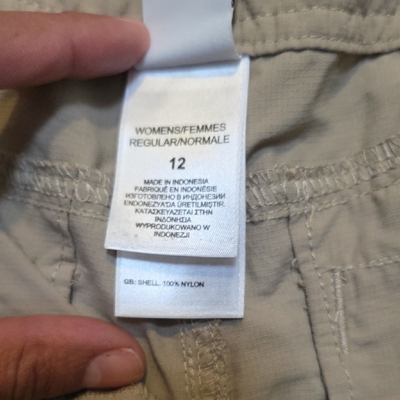NWOT The North Face Khaki Casual Shorts - Picture 6 of 8